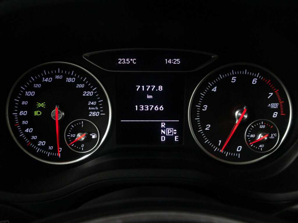 Купить Mercedes-Benz B-Класс 180, 2015, 133 764 км, фото №12