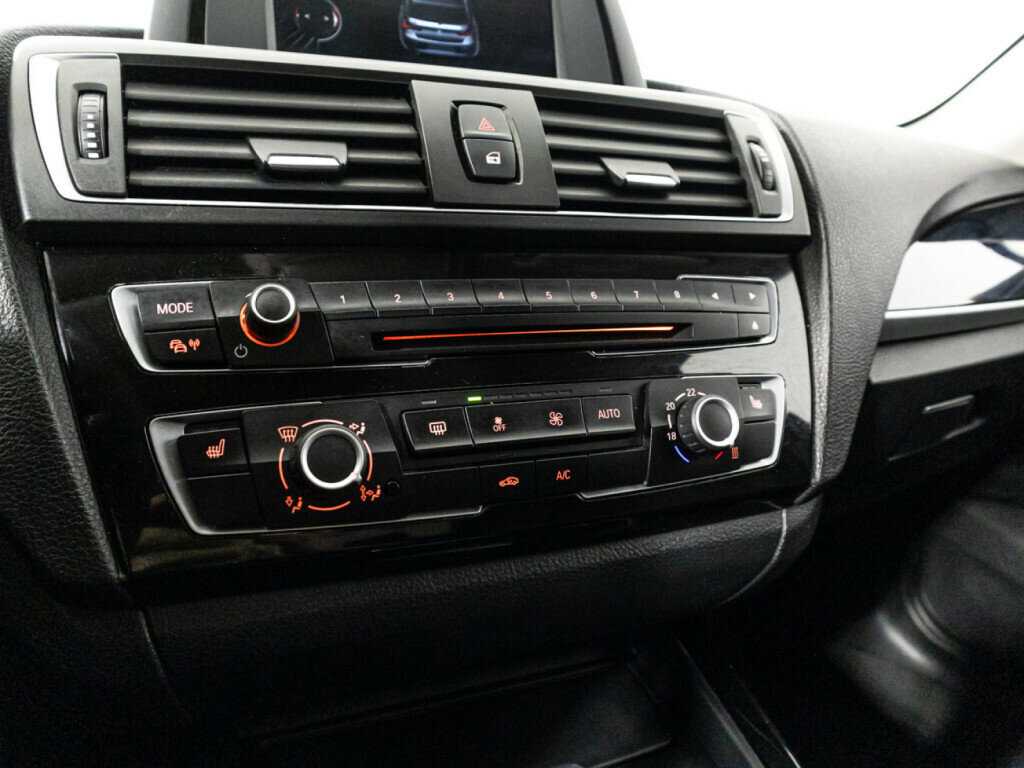 Купить BMW 1 серии 120i, 2016, 172 177 км, фото №16