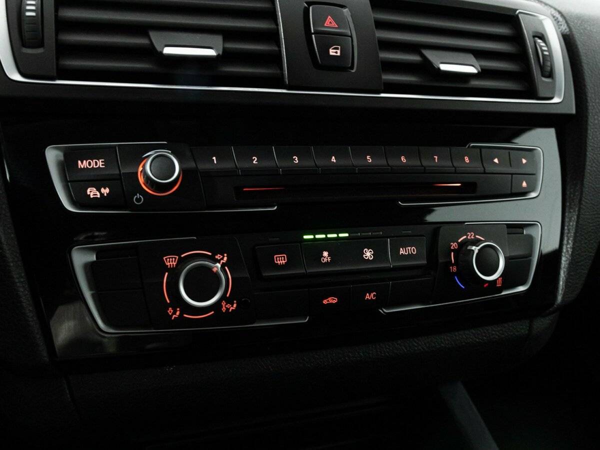 Купить BMW 1 серии 116d, 2017, 106 246 км, фото №17