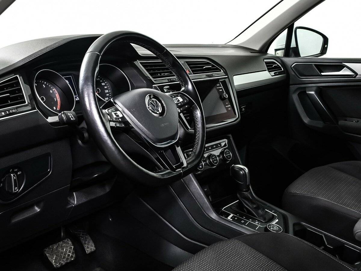 Купить Volkswagen Tiguan, 2019, 68 130 км, фото №12