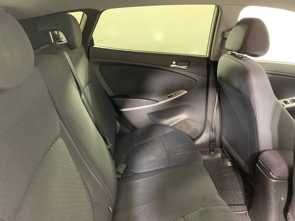 Купить Hyundai Solaris, 2013, 236 946 км, фото №17