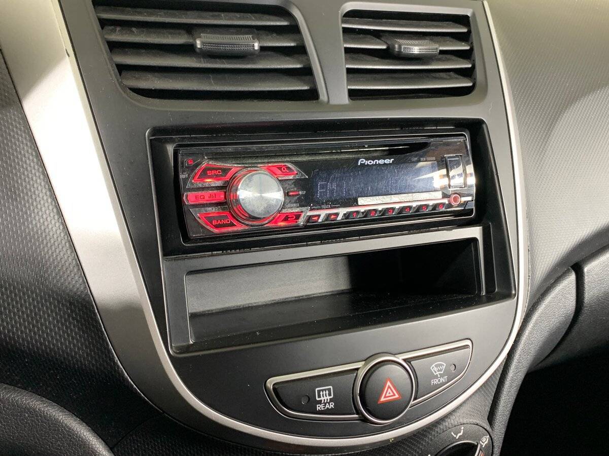 Купить Hyundai Solaris, 2012, 89 371 км, фото №15