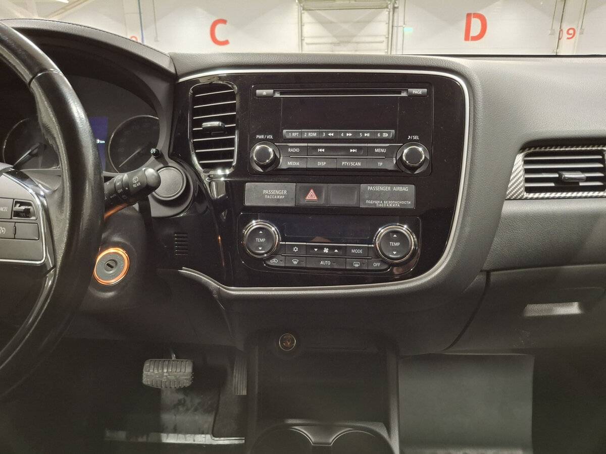 Купить Mitsubishi Outlander III Рестайлинг 2, 2015, 111 754 км, фото №14