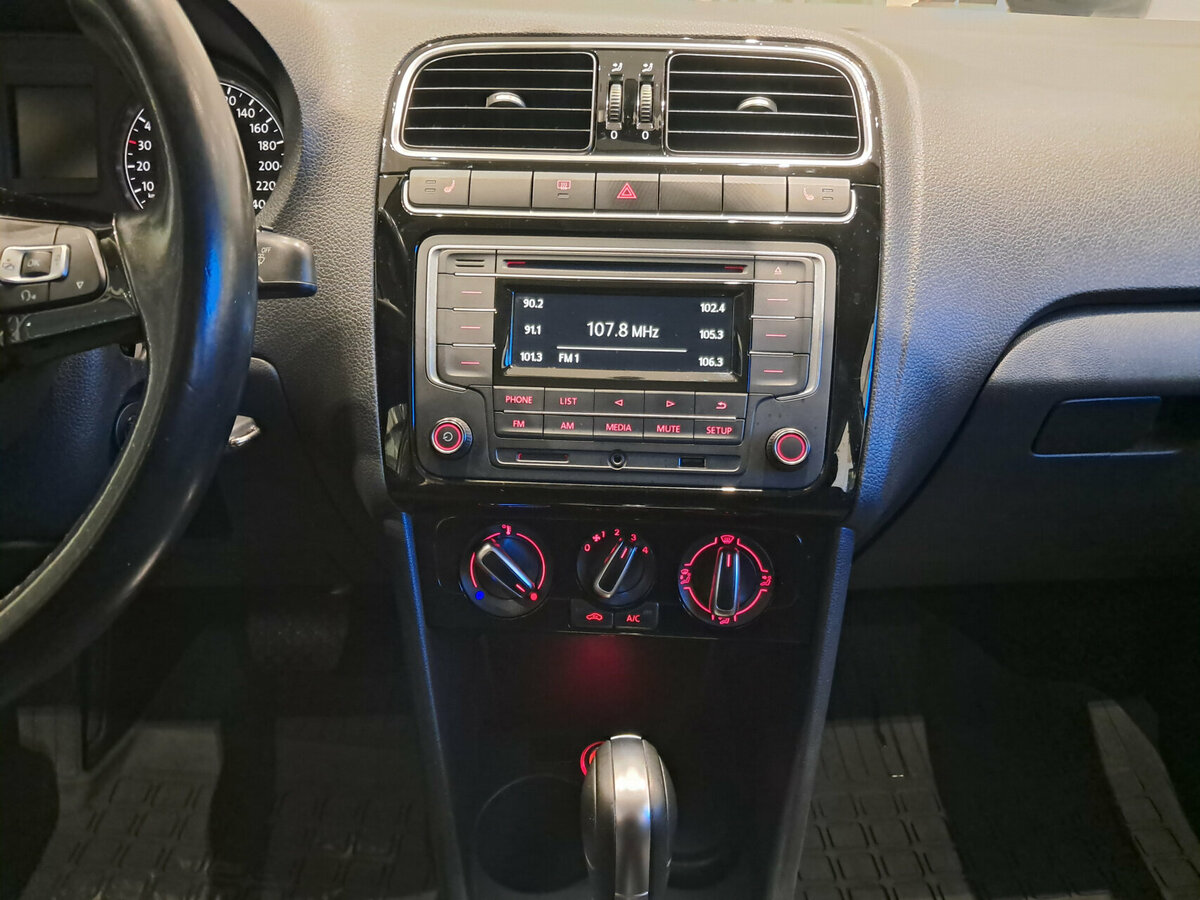 Купить Volkswagen Polo V Рестайлинг, 2017, 41 987 км, фото №15